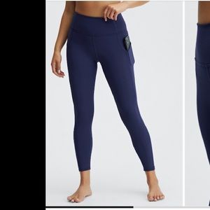 Sold OUT Fabletics size XS Oasis 7/8 leggings size XS in abyss